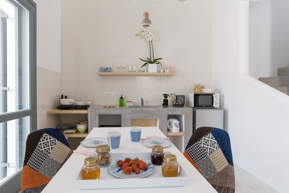 Lagadi Suites 54/67