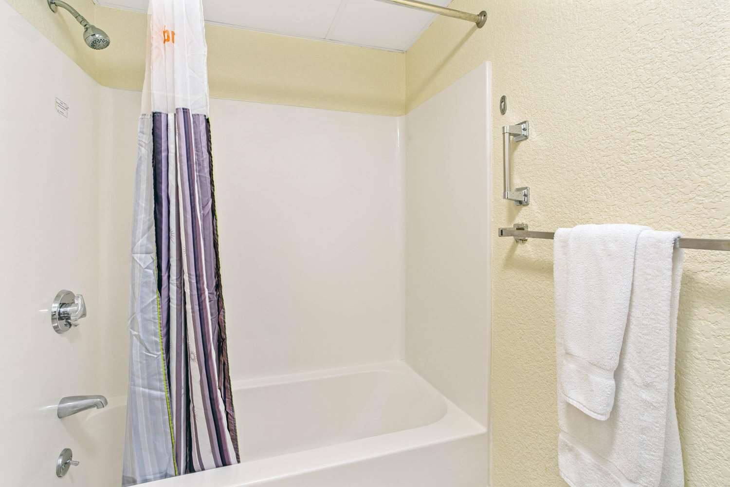 La Quinta Inn & Suites by Wyndham Boston Somerville 51/52