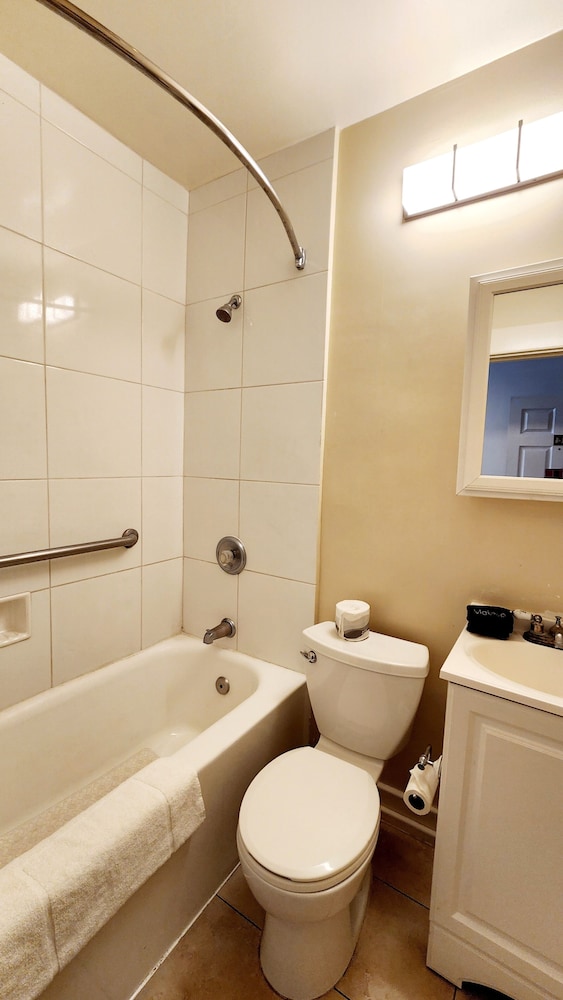 Santa Paula Inn 49/56