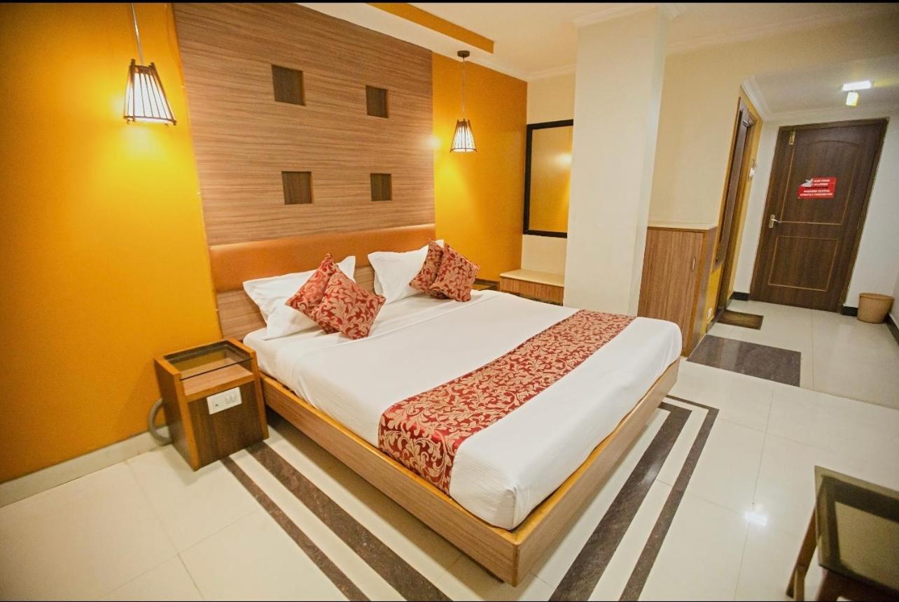 Super, Deluxe, Double Bed