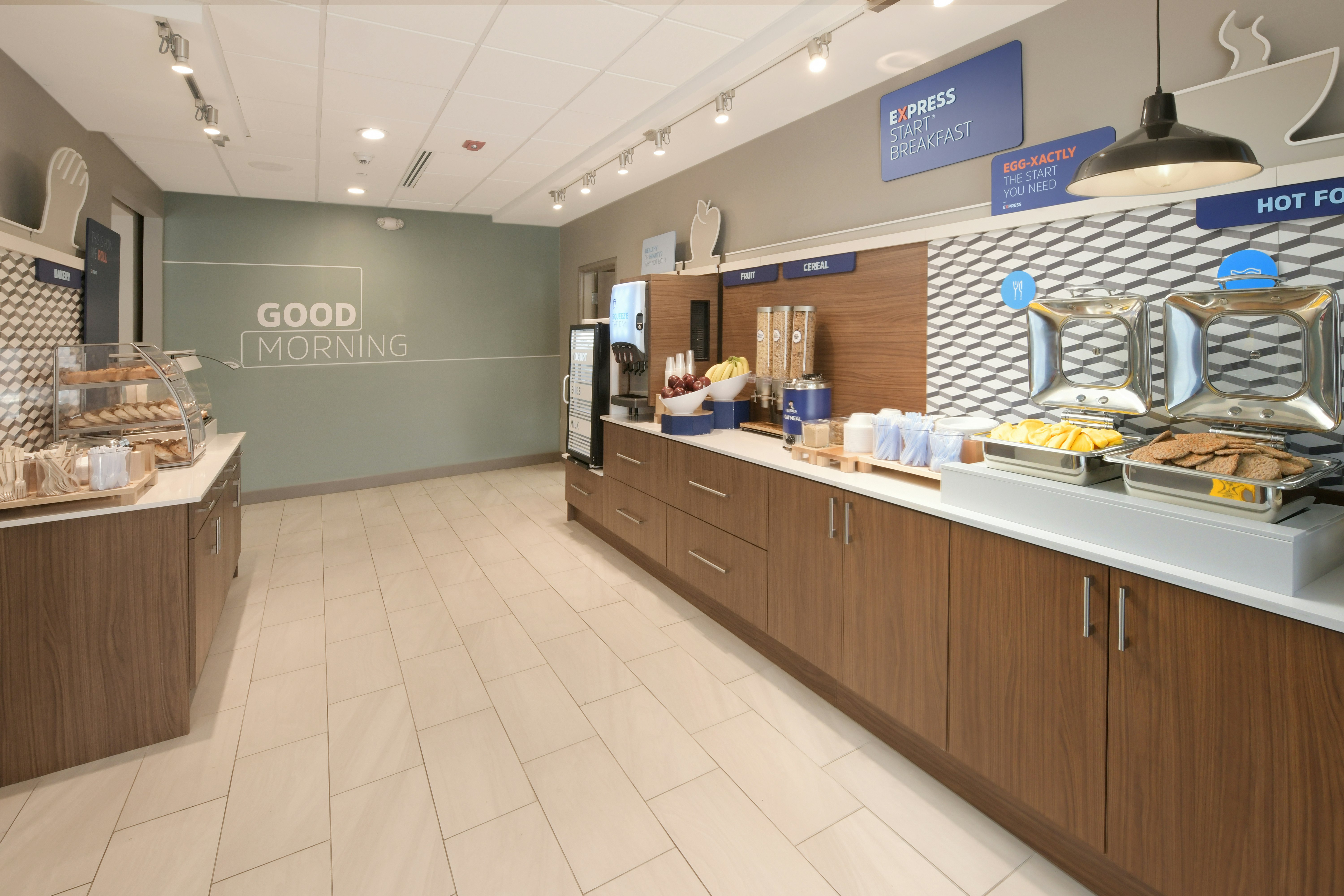 Holiday Inn Express and Suites Williamstown - Glassboro, an IHG Hotel (ex. Best Western Monroe Inn) 15/62