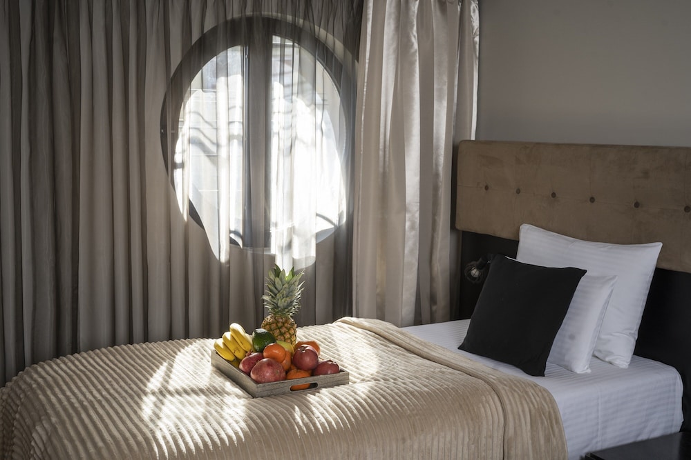 JUNIOR SUITE, STUDIO