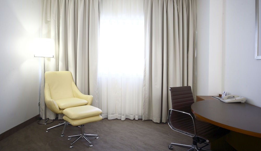 Novotel Canberra 63/72