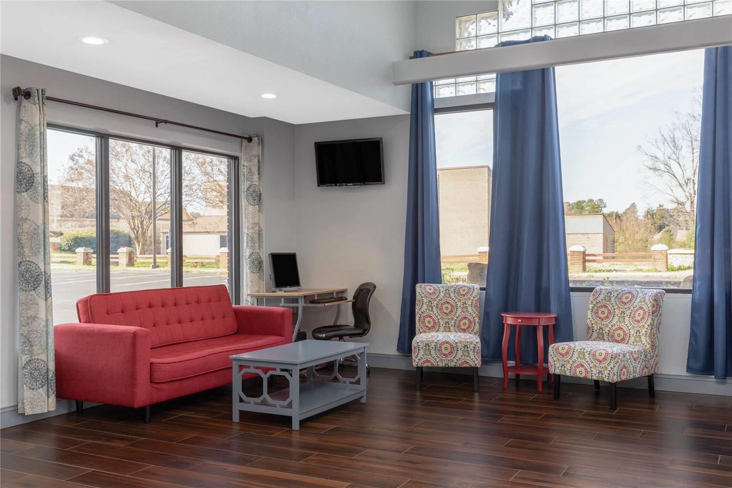 Microtel Inn Suites By Wyndham Cornelius Lake Norman 8/23