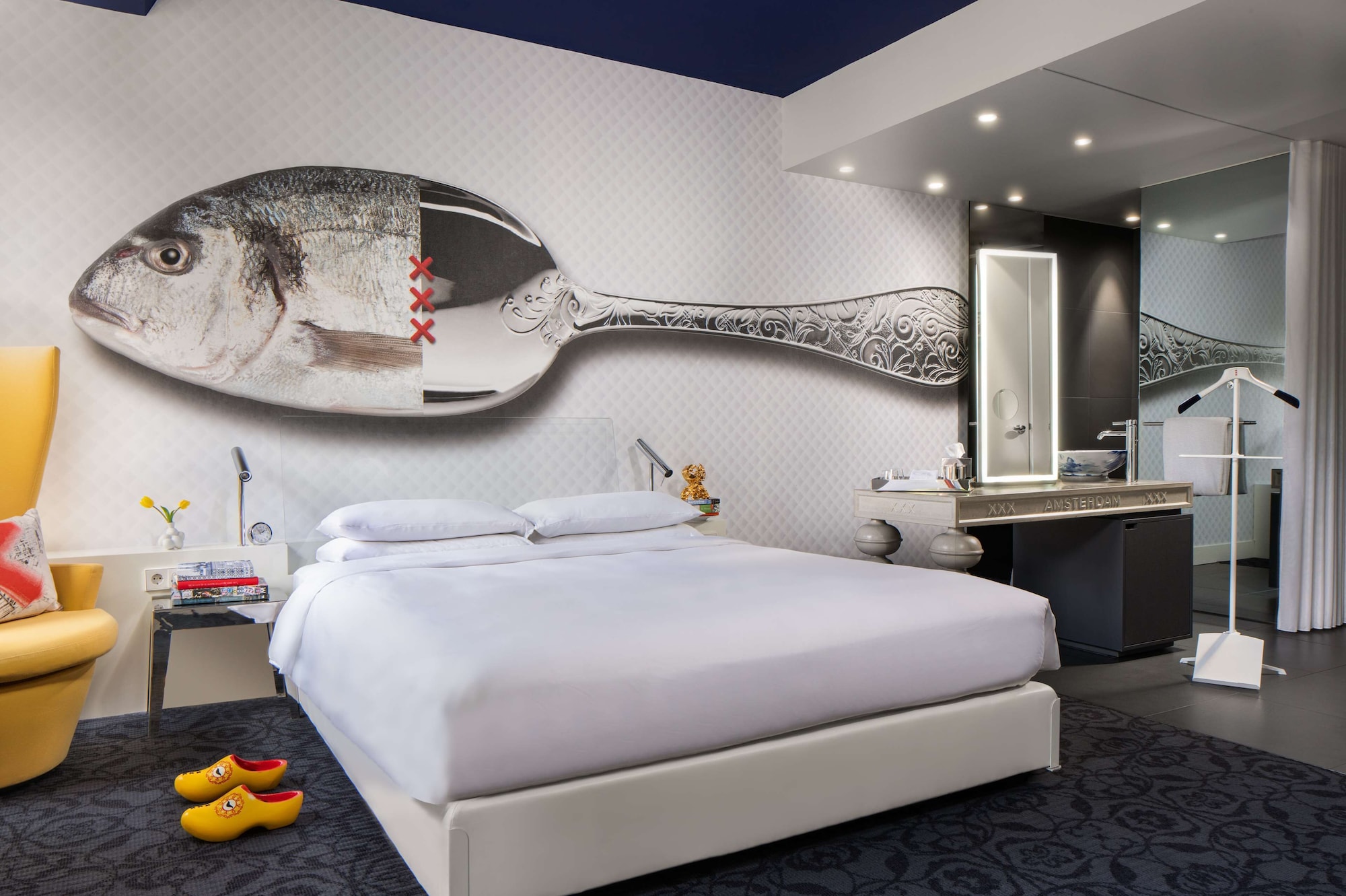 ROOM, KING BED, CANAL VIEW