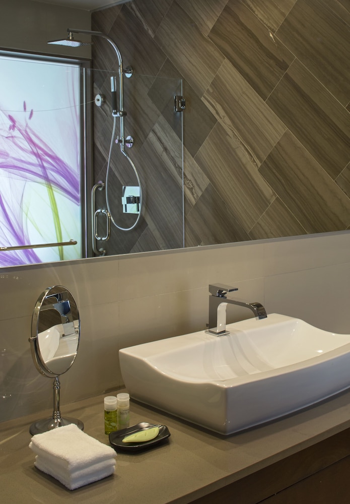 غرفة ديلوكس بسرير كينج، The Westin Panama 9/10