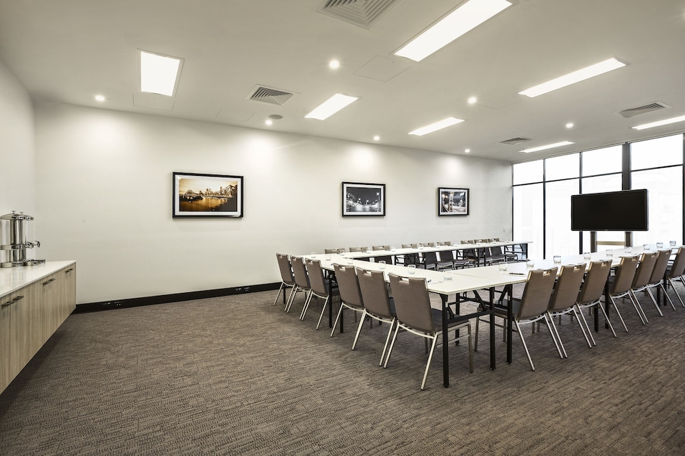 QUEST WOOLLOONGABBA 23/27