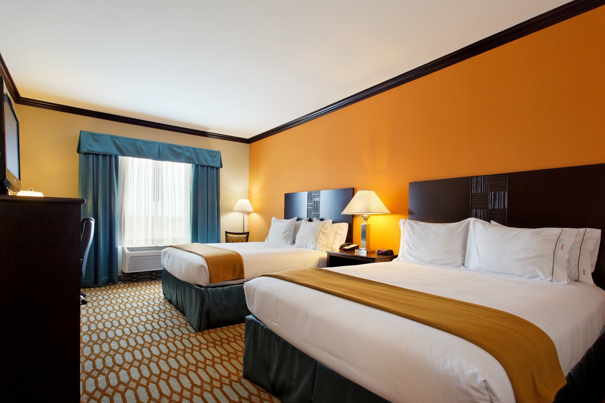 Standard, 2 Queen Beds, Extra Floor Space