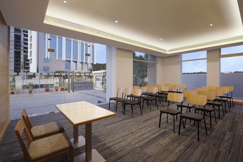 Holiday Inn Express Nashik Indira Nagar 41/56