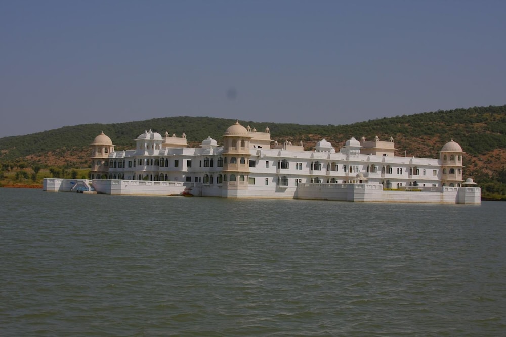juSTa Lake Nahargarh Palace 26/28