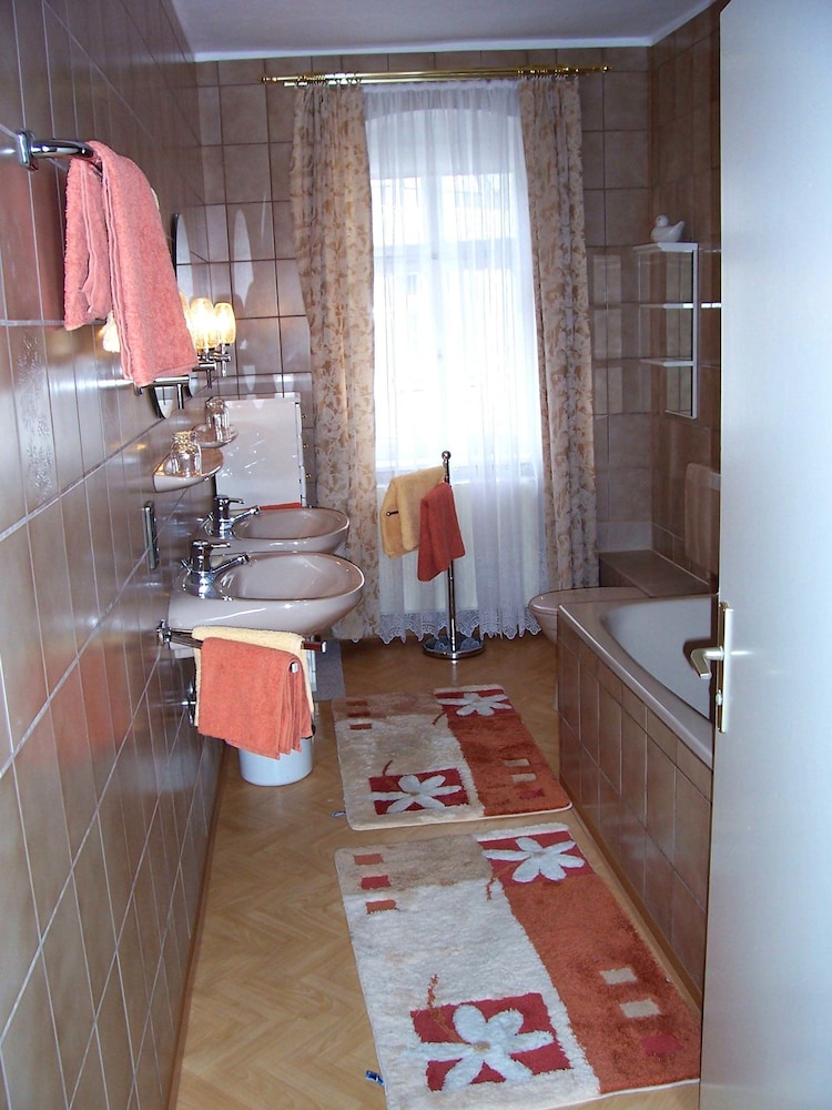 Hotel Krone 48/51