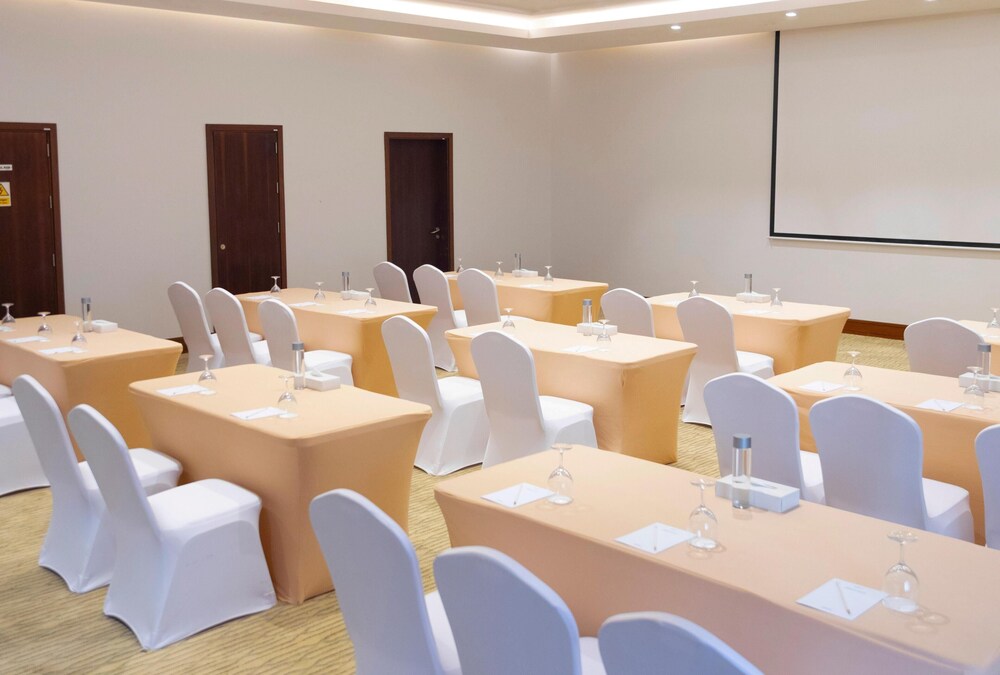 Radisson Hotel Muscat Panorama 57/70