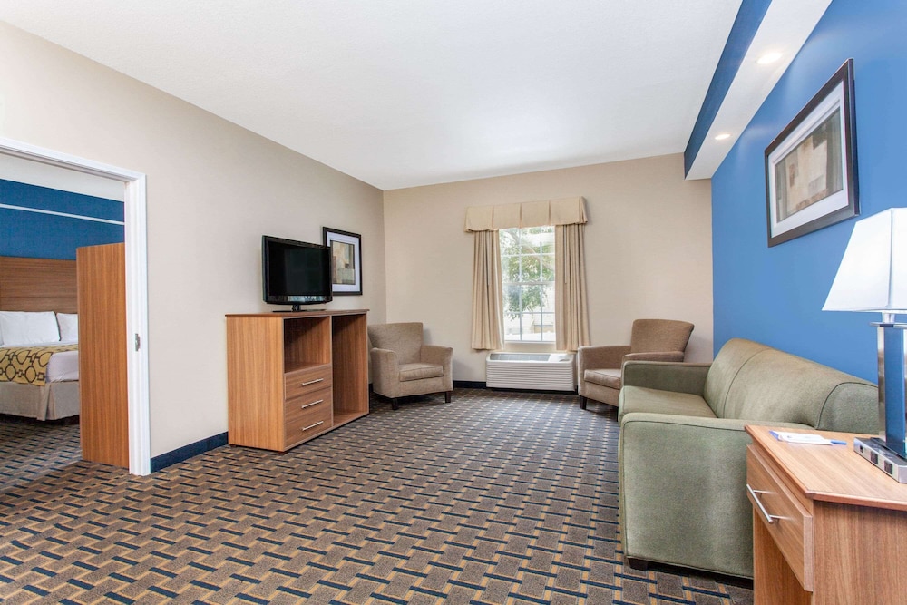 Baymont By Wyndham Jacksonville/Butler Blvd 15/22