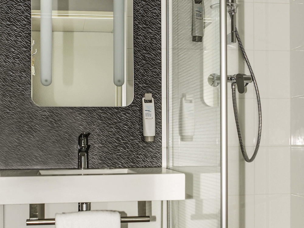 Ibis Saint Genis Pouilly Geneve 45/45