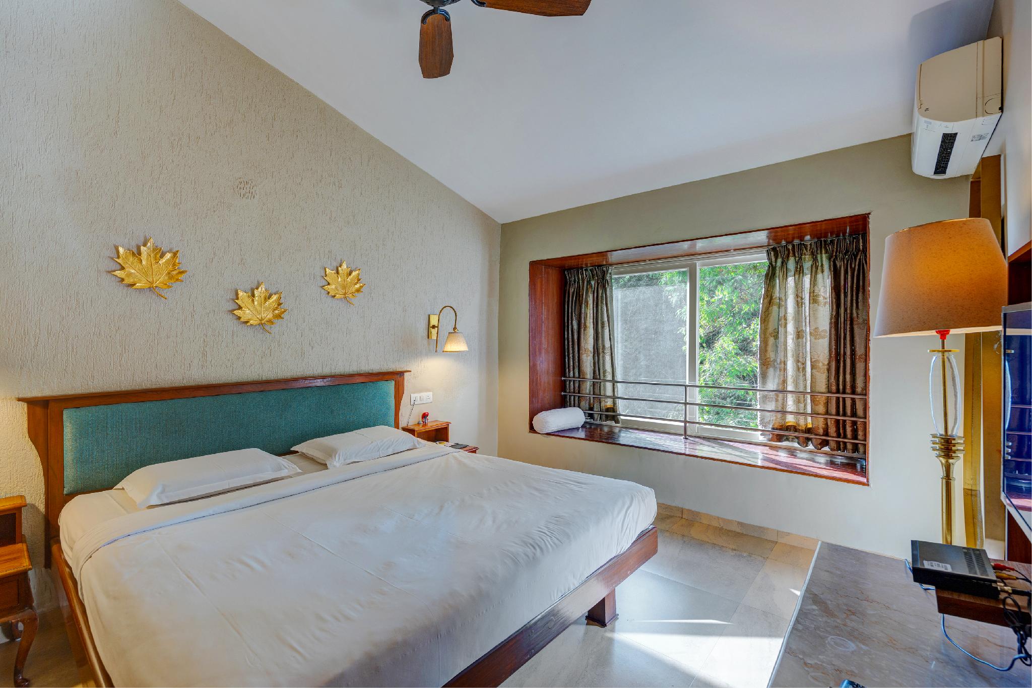 Deluxe, Double Bed, Forest View