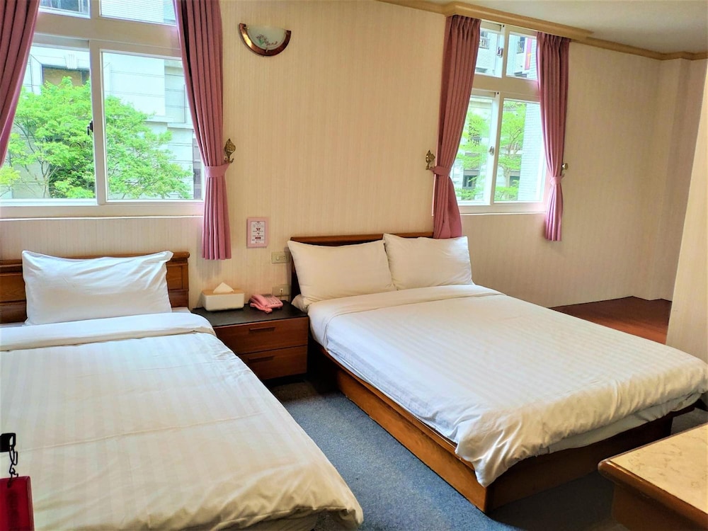 Rich Zone Hotel 3/30