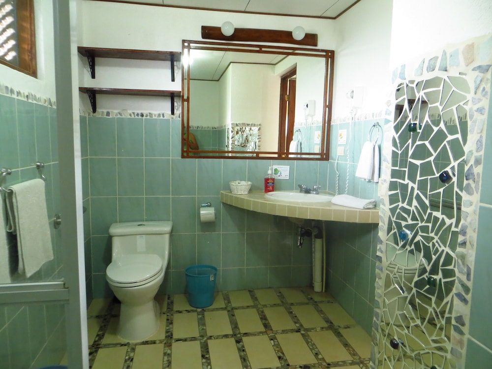 Guayabo Lodge 58/60
