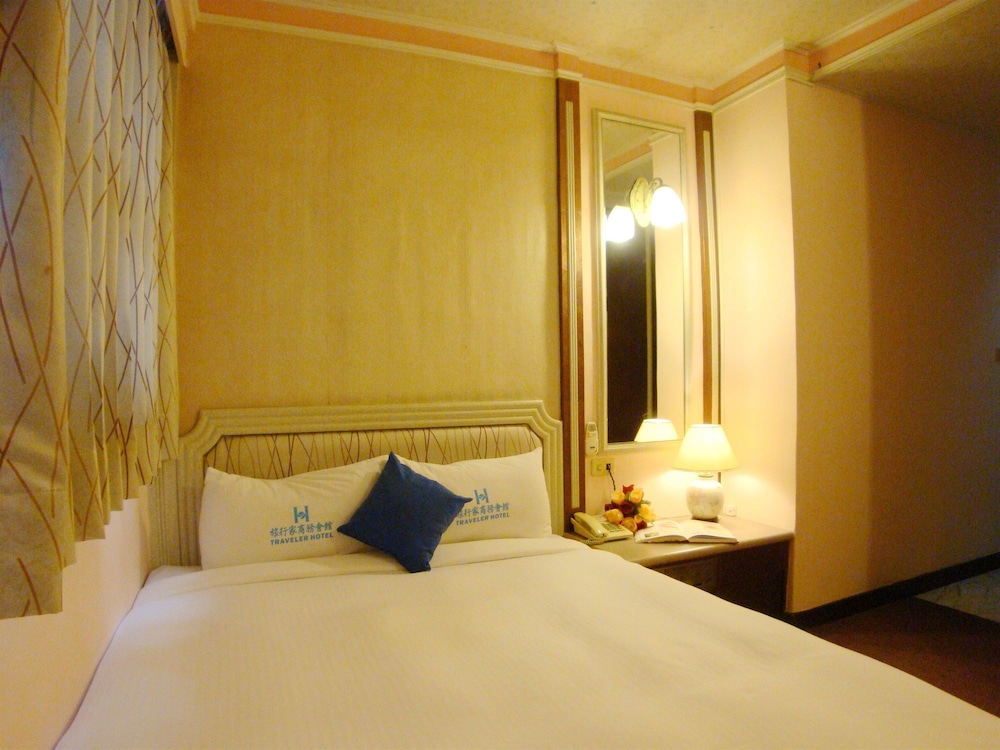 Traveler Hotel 8/37