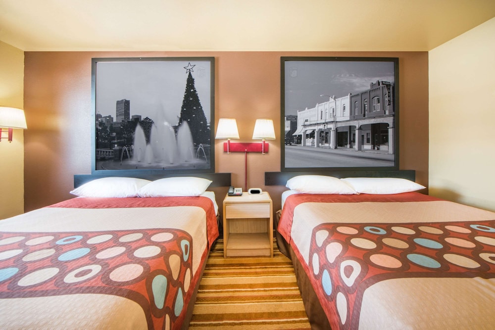 Super 8 by Wyndham Big Cabin/Vinita Area 20/39