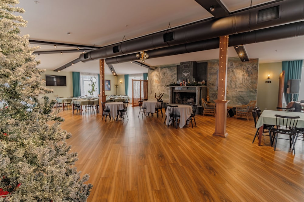 Burki Castle & Cellar 39/61