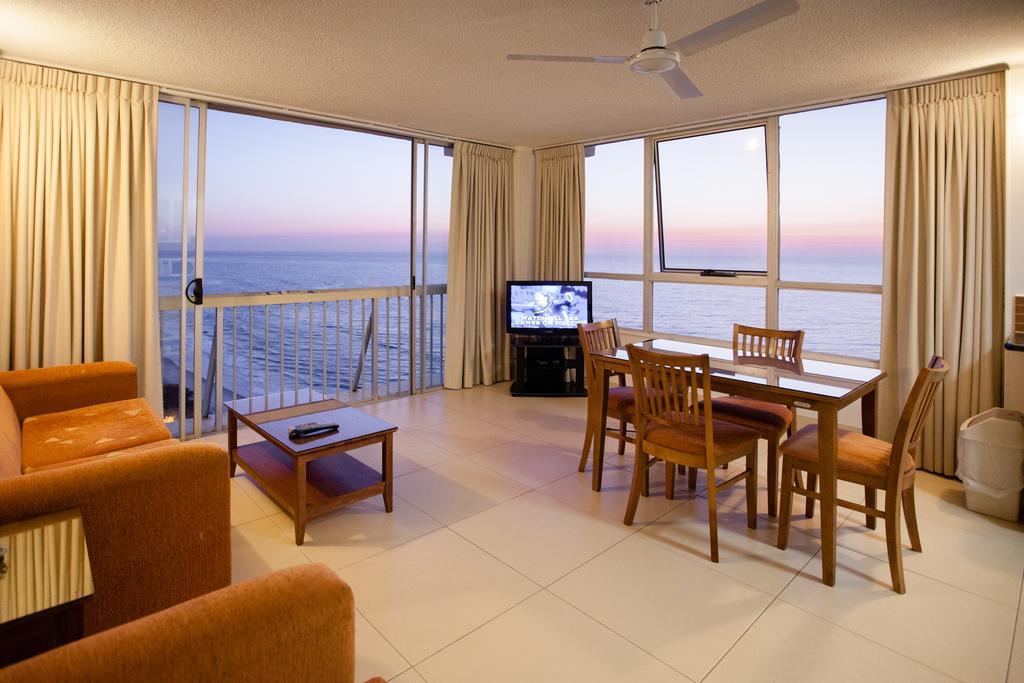 Chateau Beachside 18/30