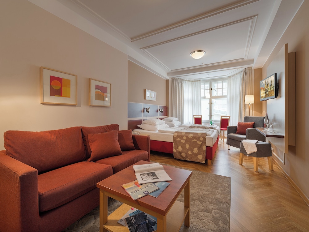EA Hotel Julis 31/49