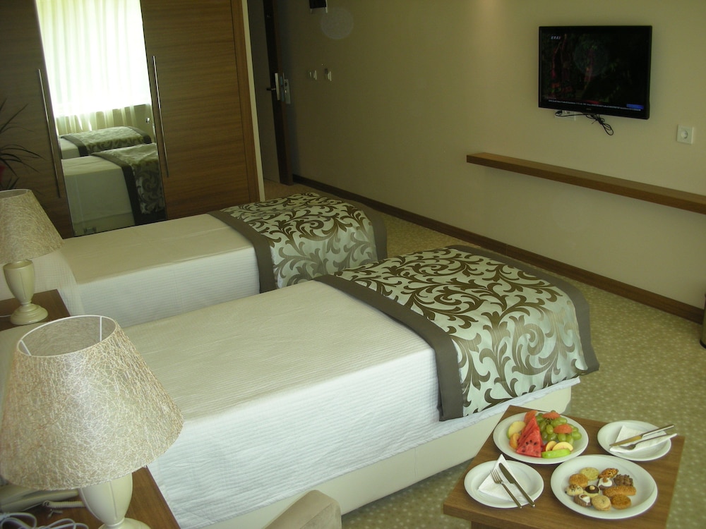 Esila Hotel 12/50