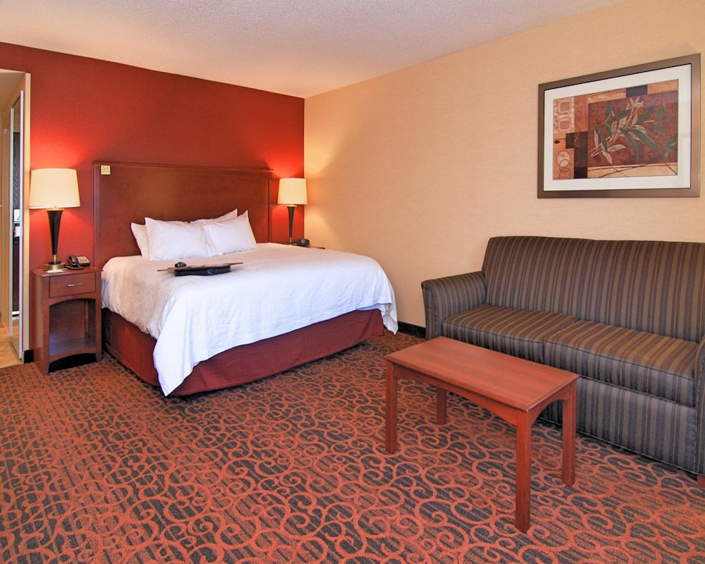 Hampton Inn Troy 18/28