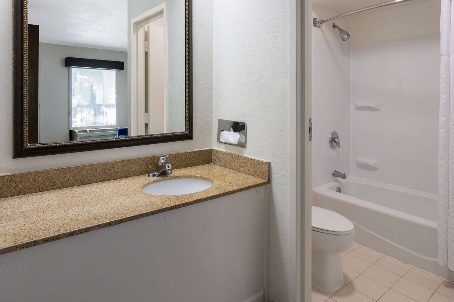 Studio6 Suites Jacksonville, NC 30/34
