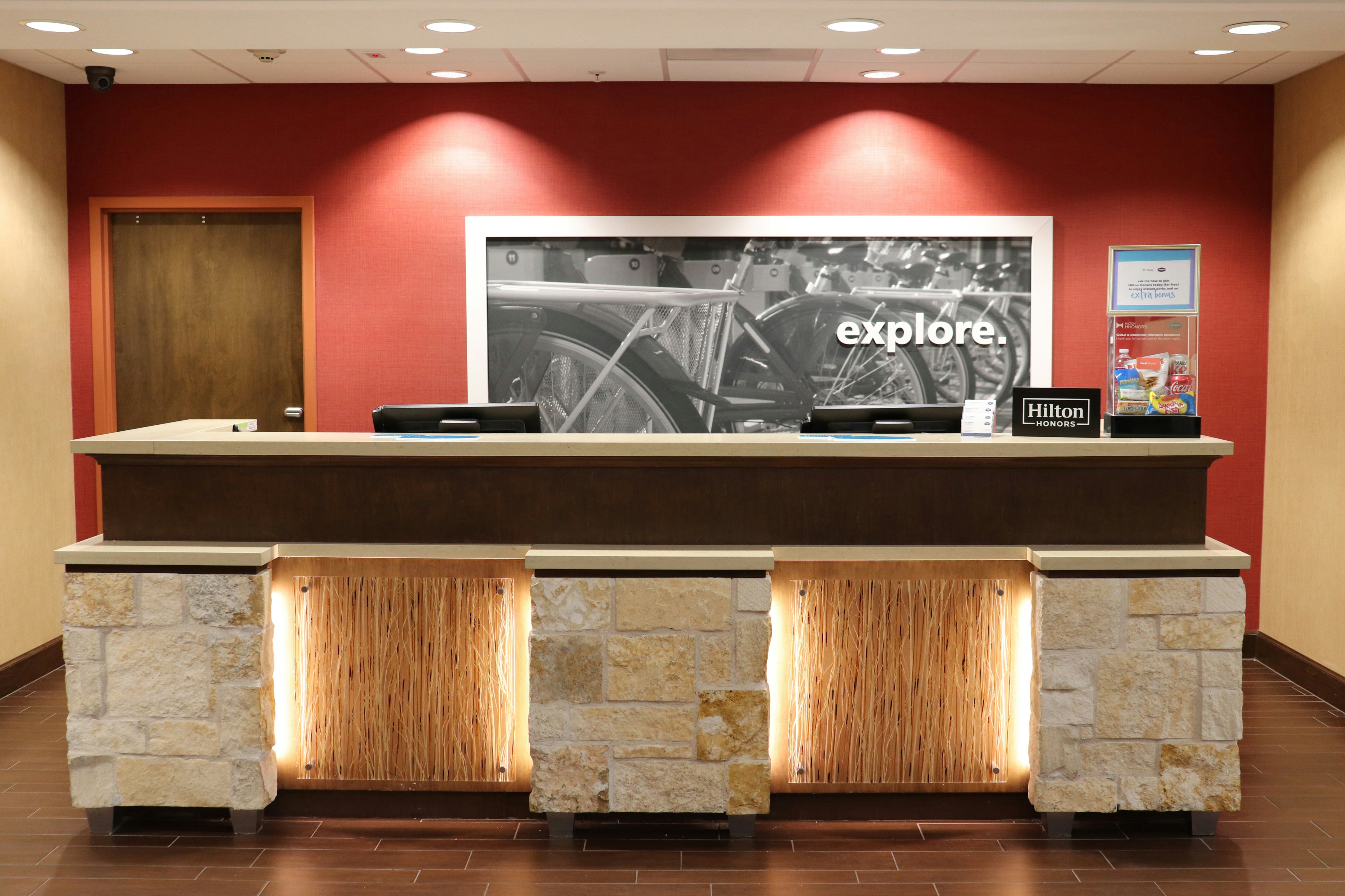 Lobby at HAMPTON INN AUSTIN/OAK HILL, AUSTIN - TX