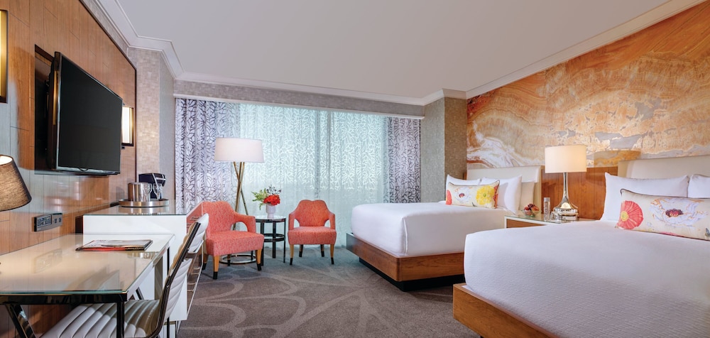 RESORT, 2 QUEEN BEDS