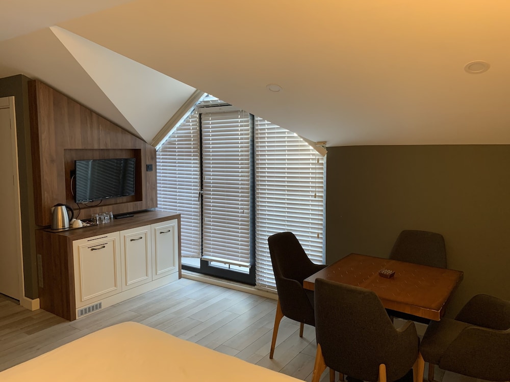 White Golden Suite Hotel 31/40