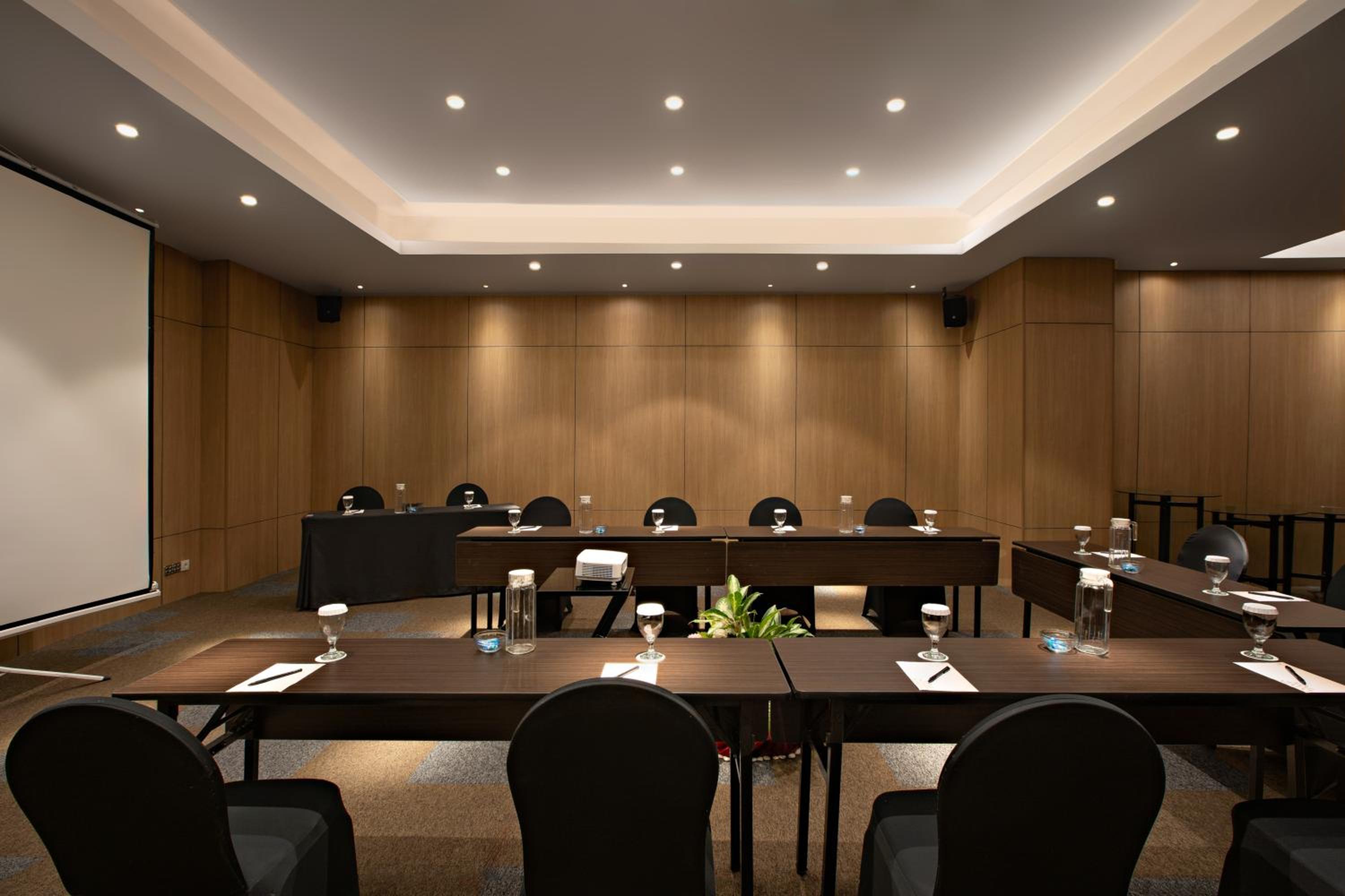 Grand Orchardz Hotel Kemayoran 42/50