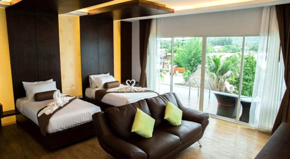 Phi Phi Cliff Beach Resort 39/69