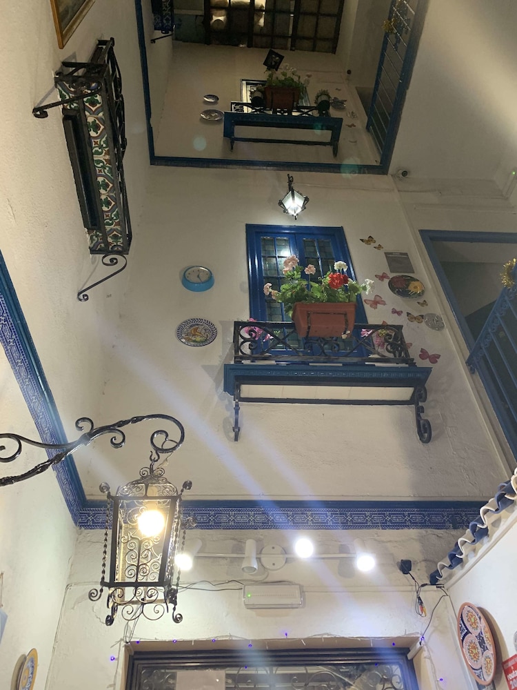 Pension Giraldilla 56/67