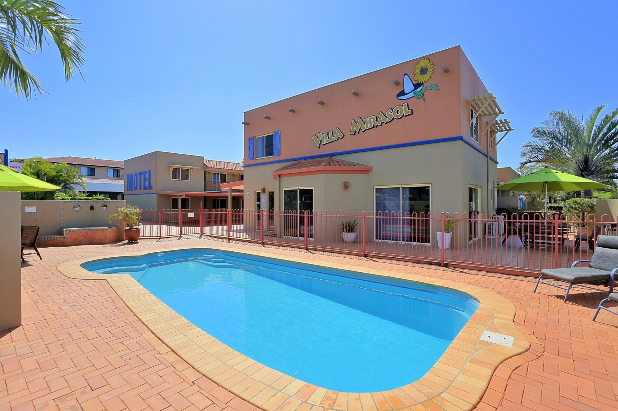 VILLA MIRASOL MOTOR INN 28/32