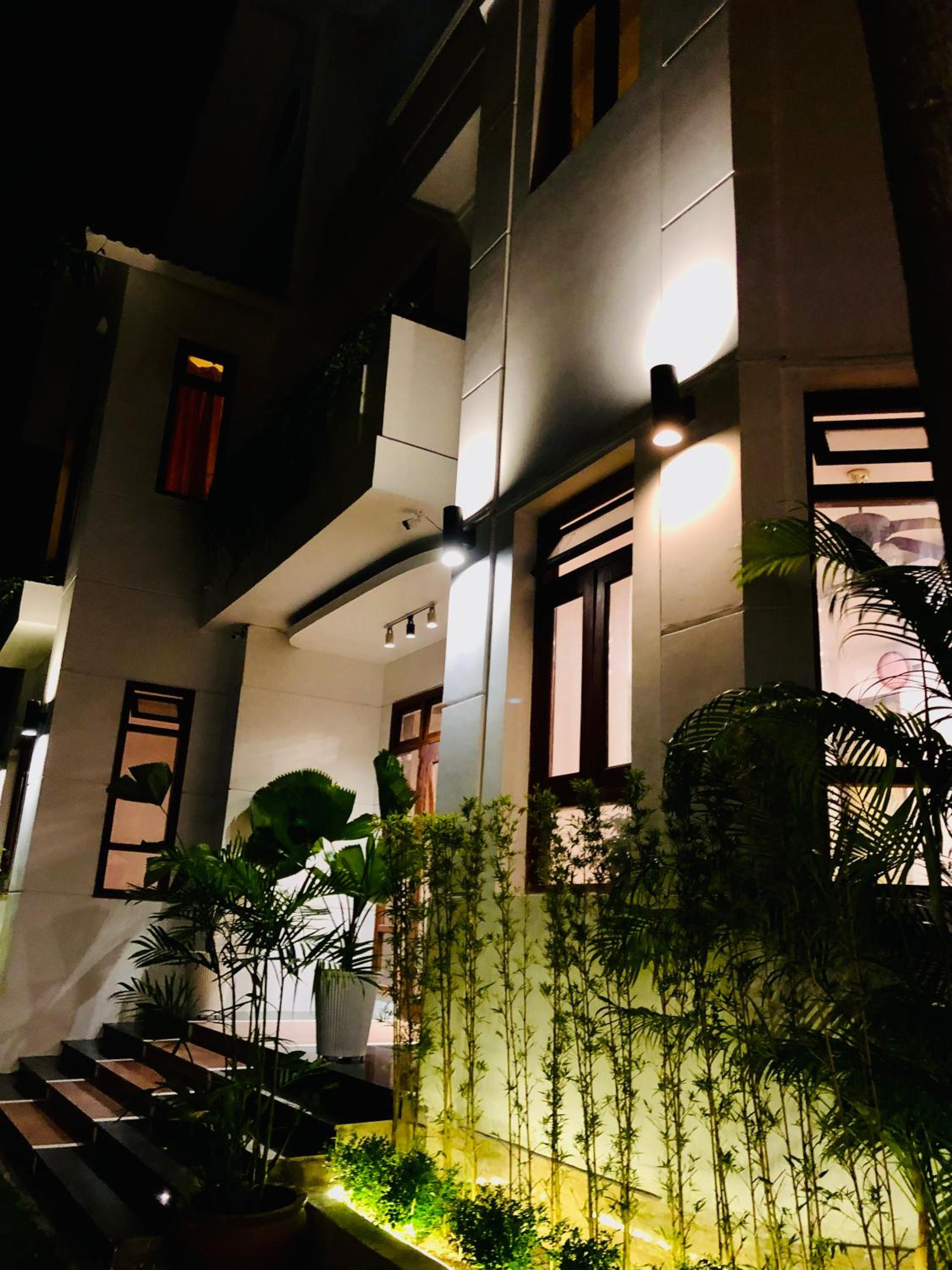 Delight Hotel 3/91