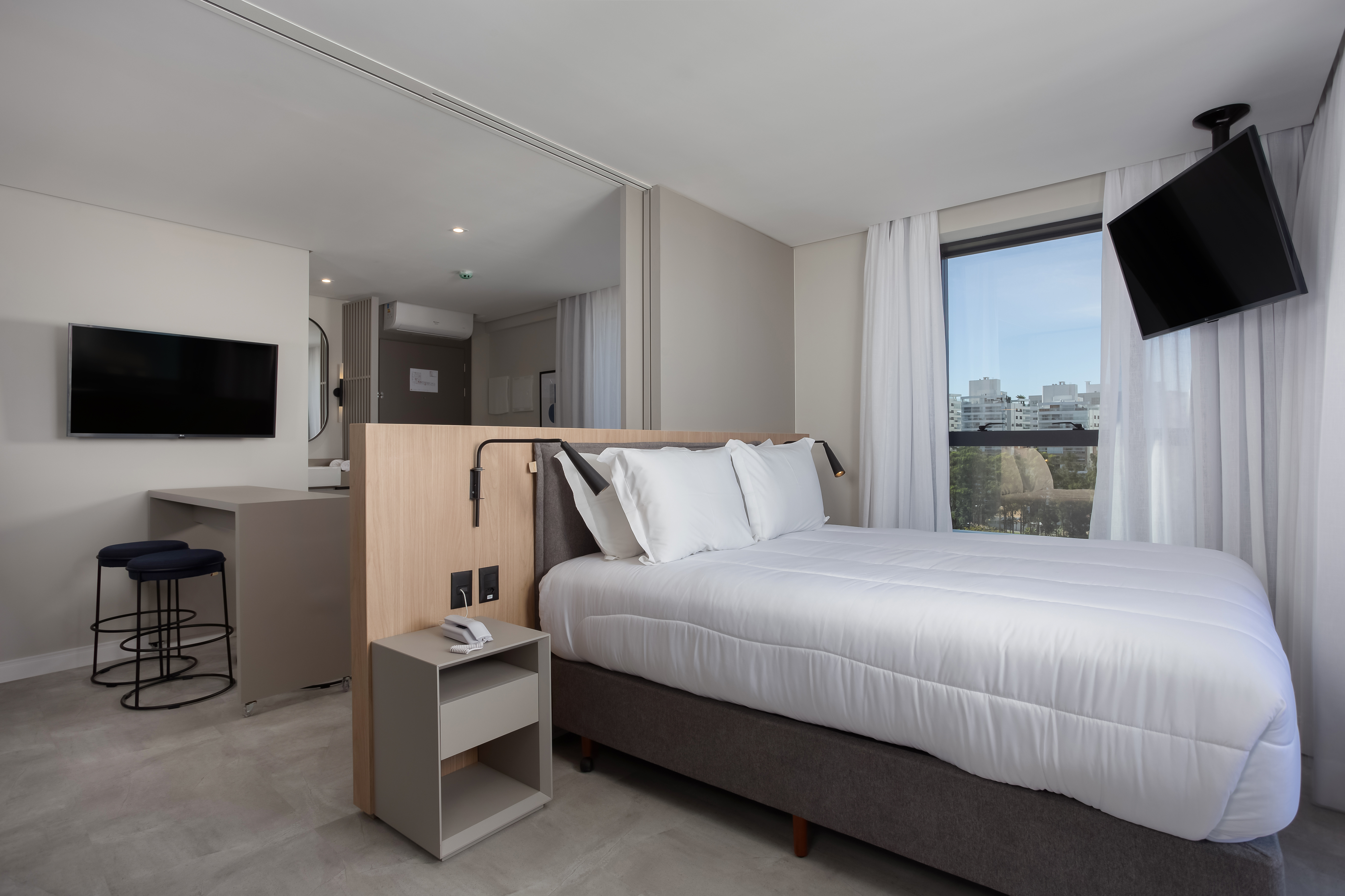Deluxe, Suite