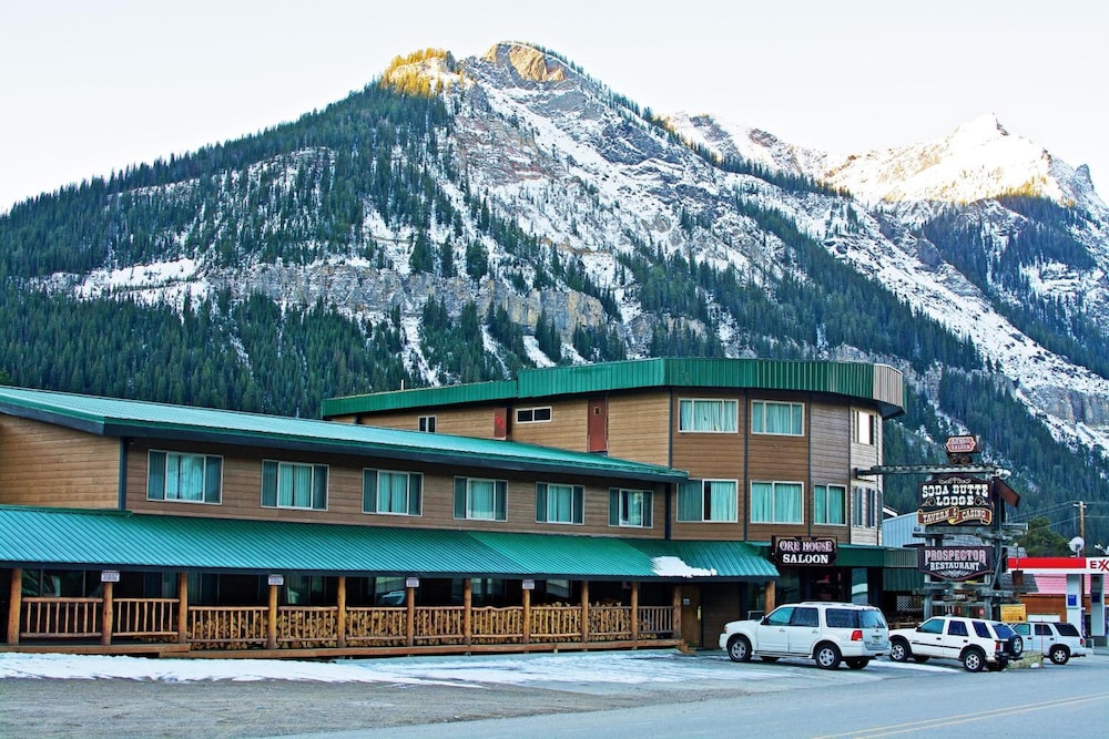 Soda Butte Lodge 1/24