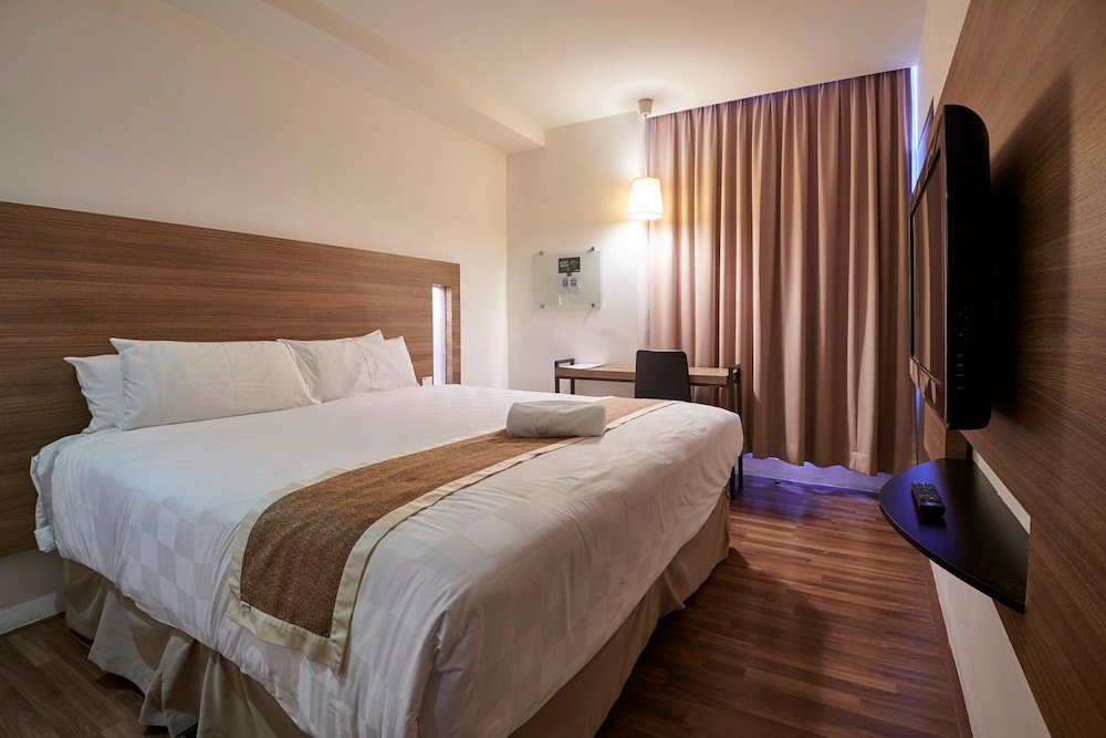 The Leverage Business Hotel Mergong 9/51