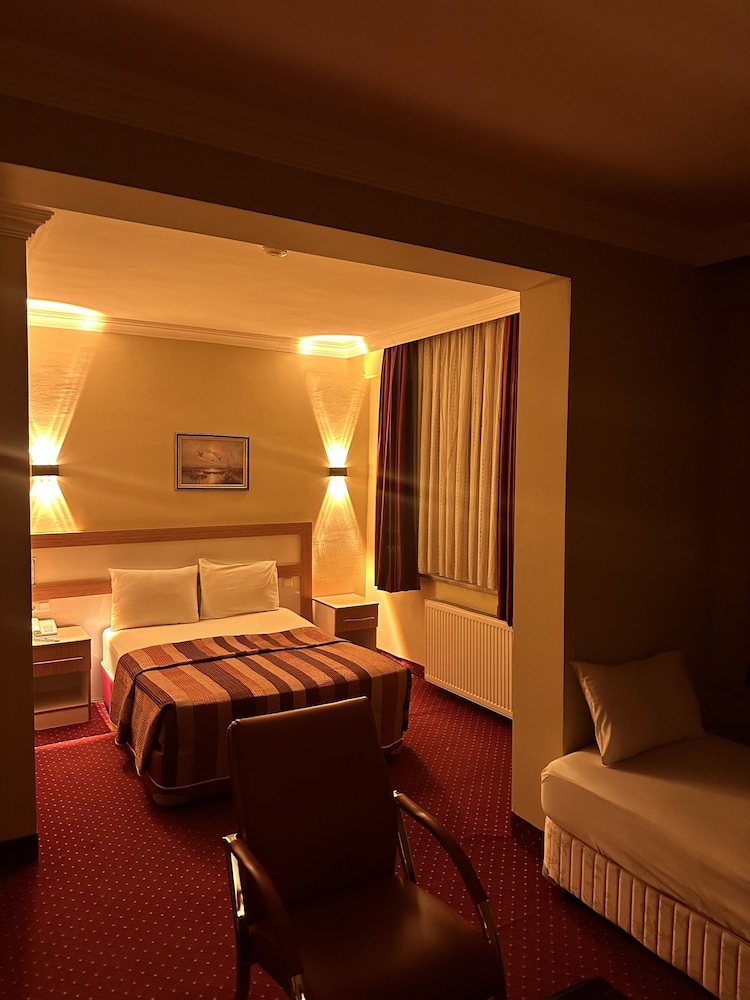 Mina 1 Hotel 25/50