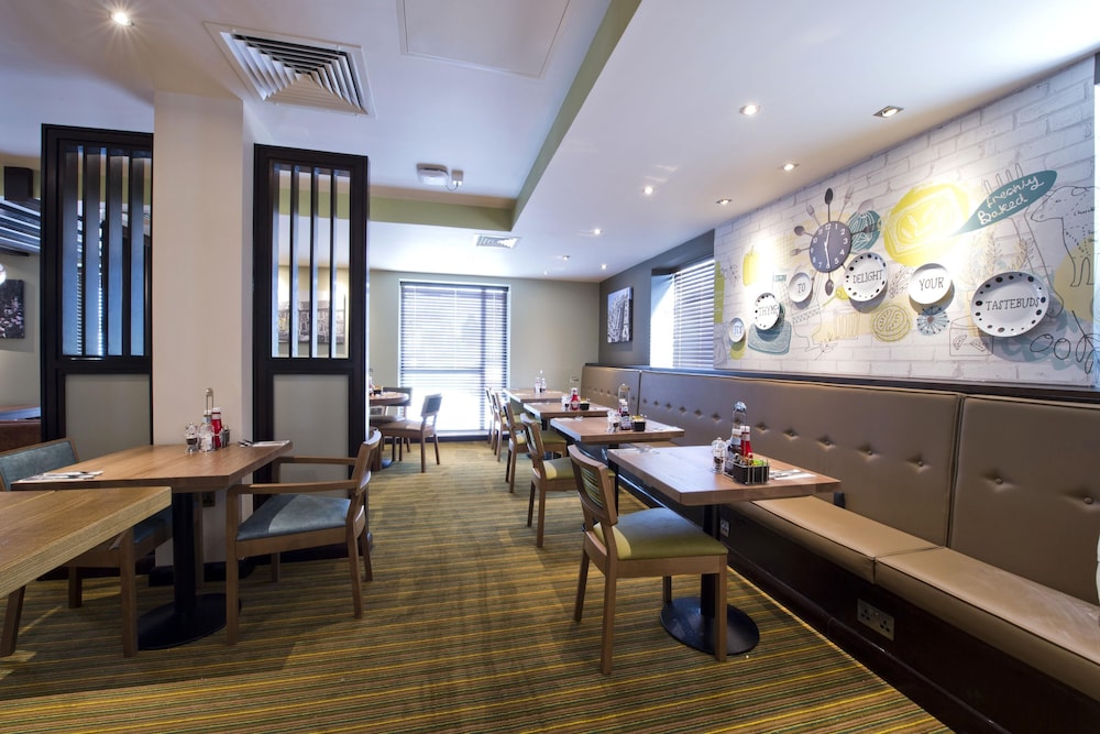 Premier Inn Wells (Somerset) 32/47
