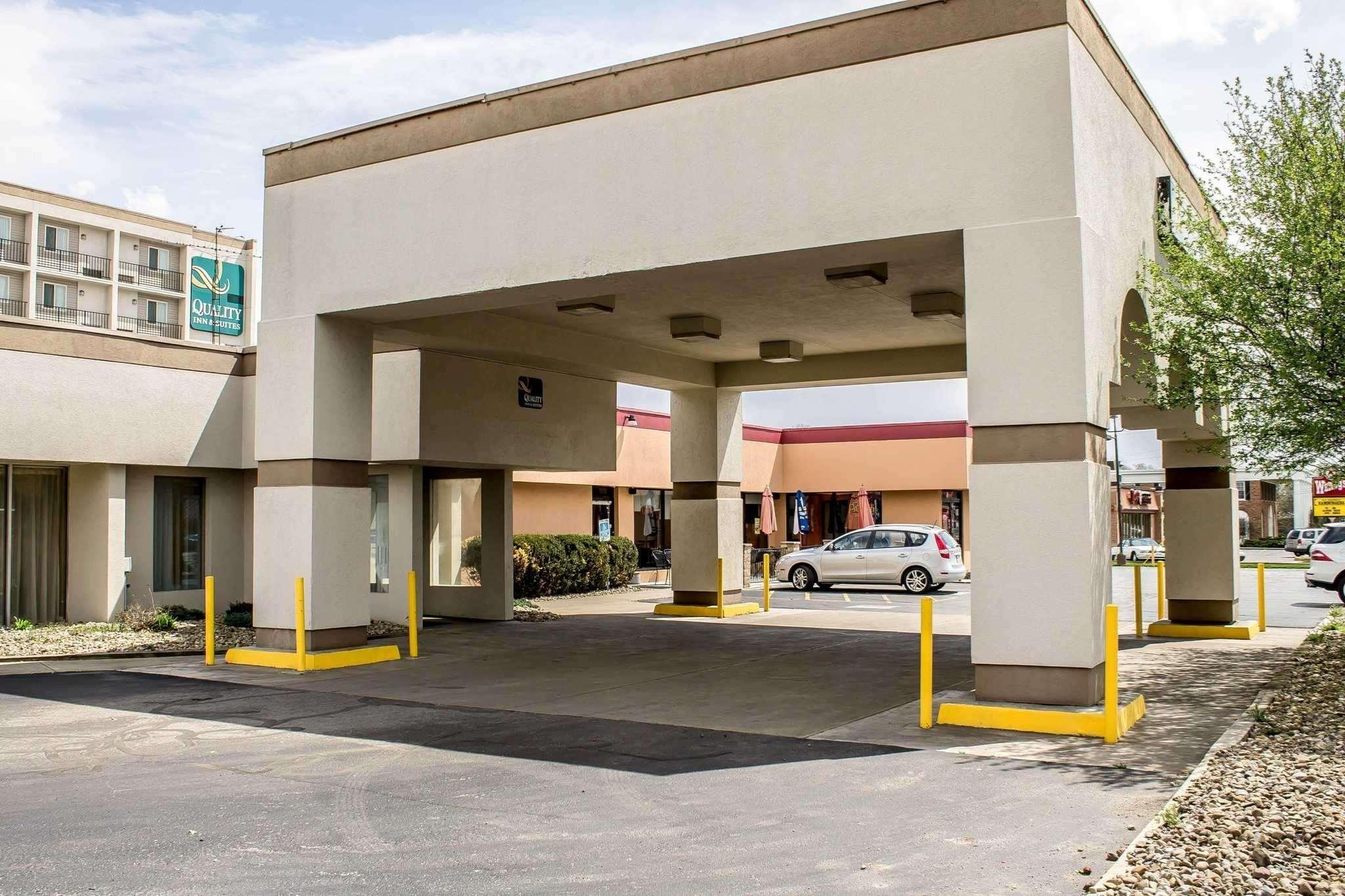 Rodeway Inn & Suites Youngstown 59/60