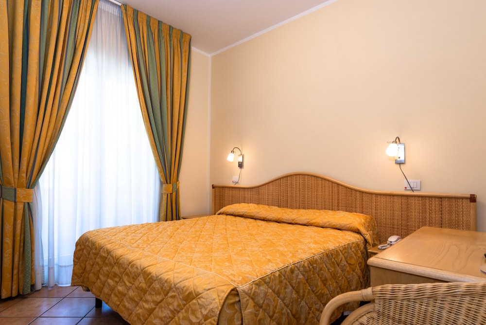 Basic, Double Bed