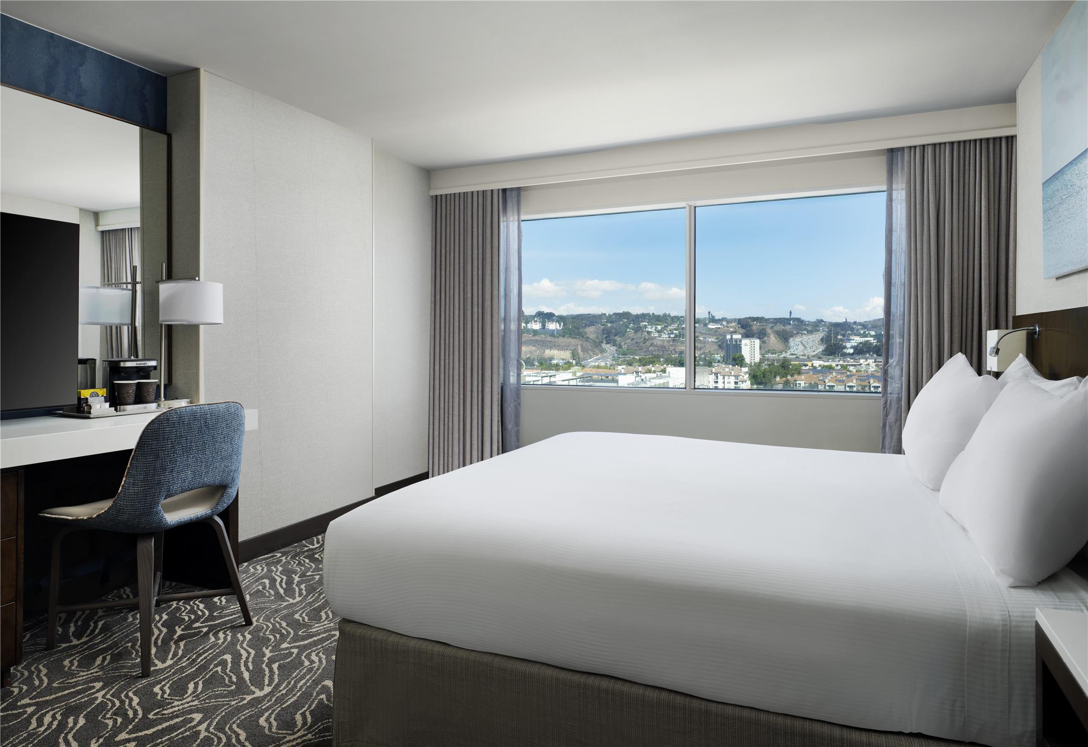 Room, King Bed, High Floor, Accessible
