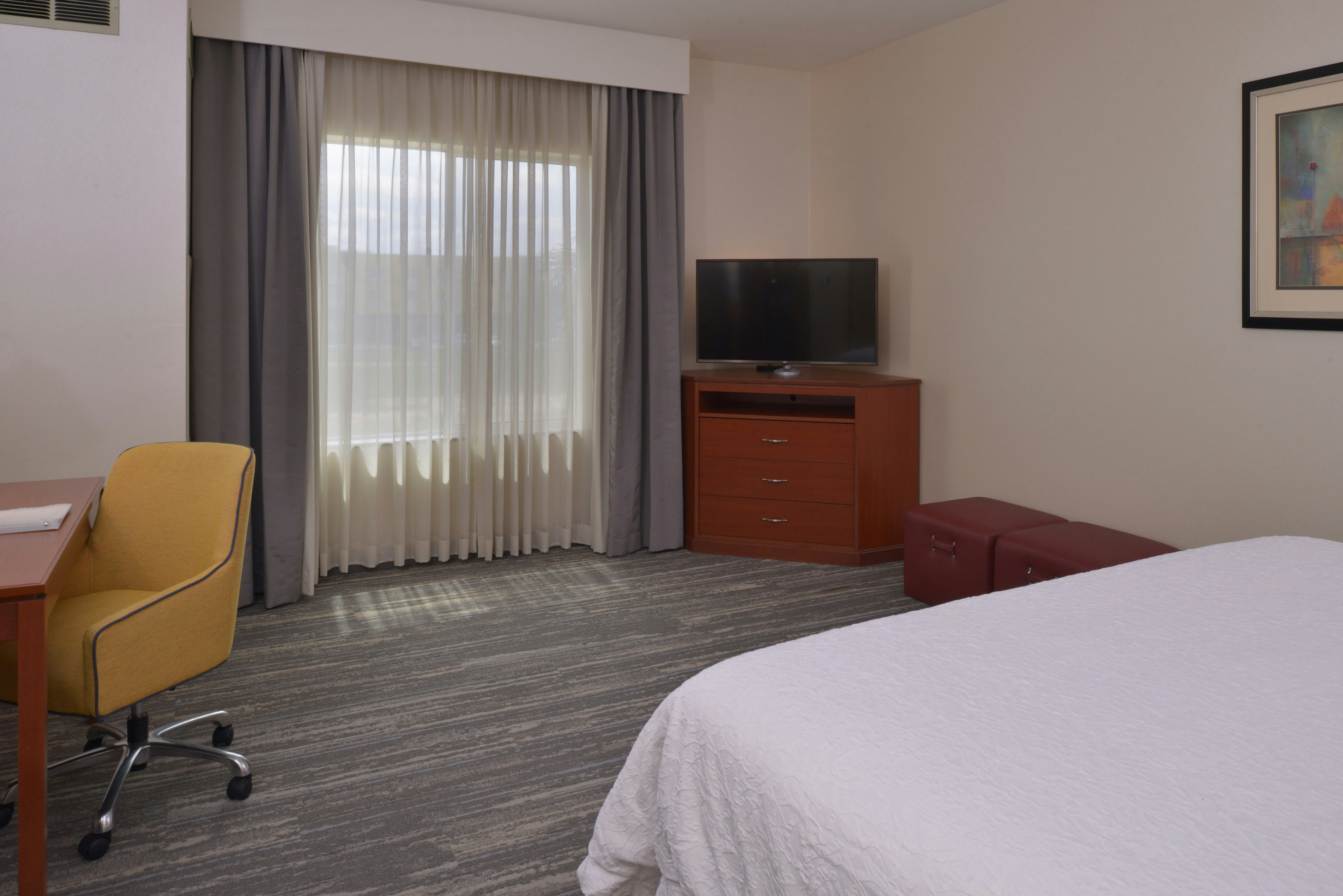 ROOM, KING BED
