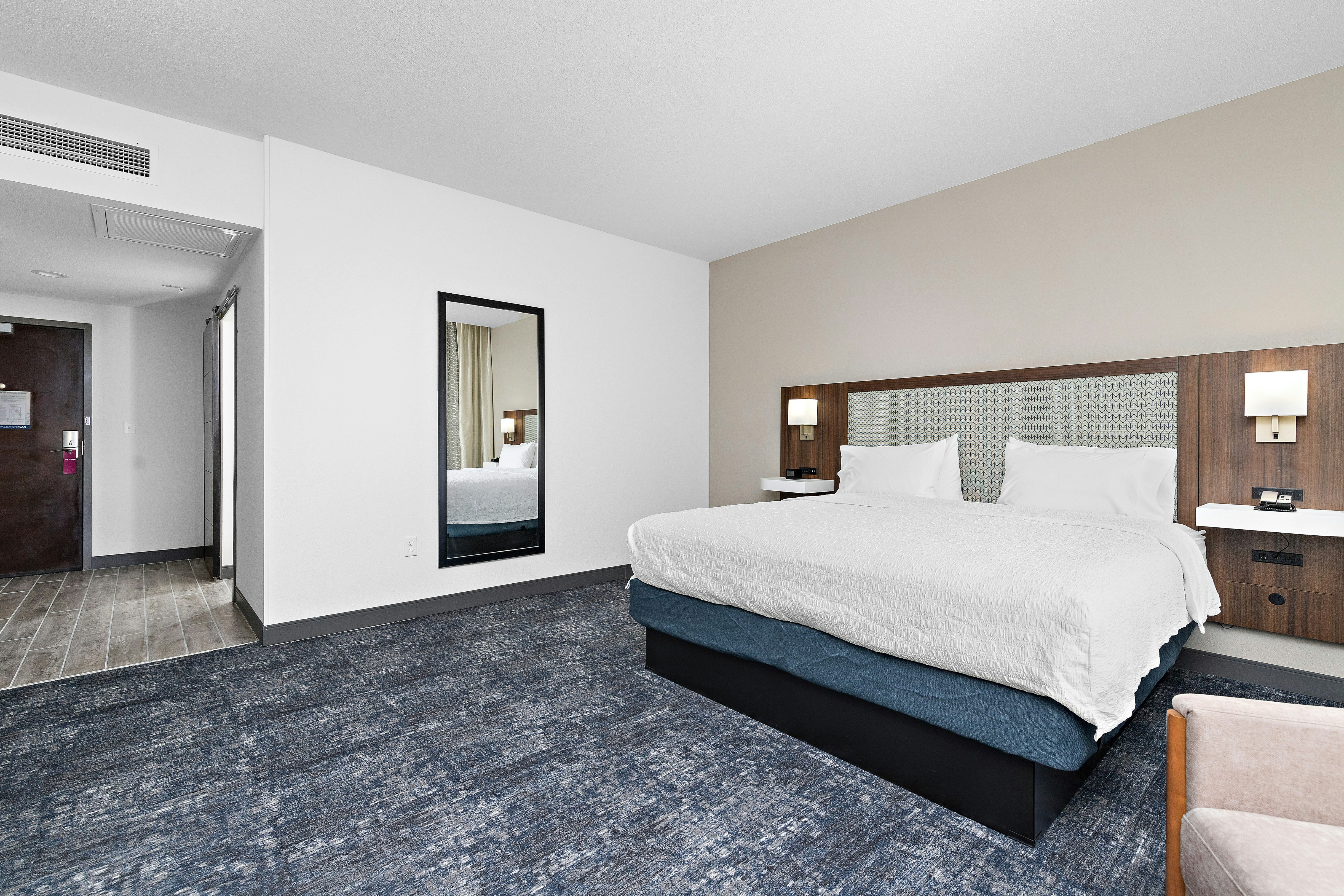 Room, King Bed 2/6