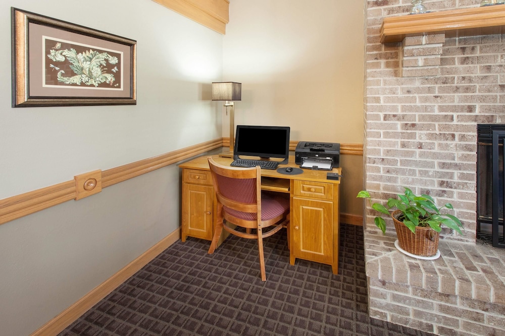 Americinn By Wyndham Grundy Center 20/23