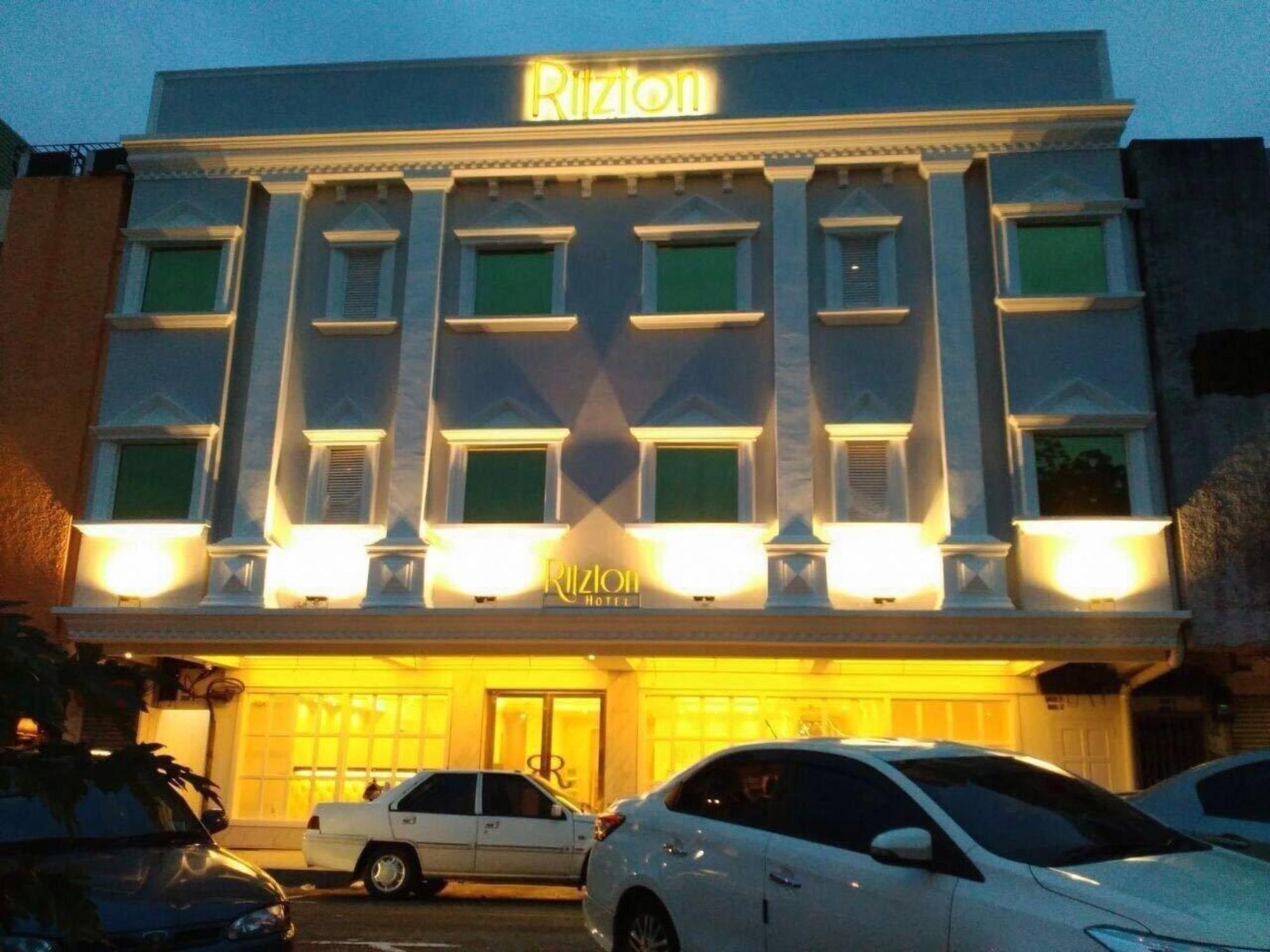 Ritzton Hotel 3/38
