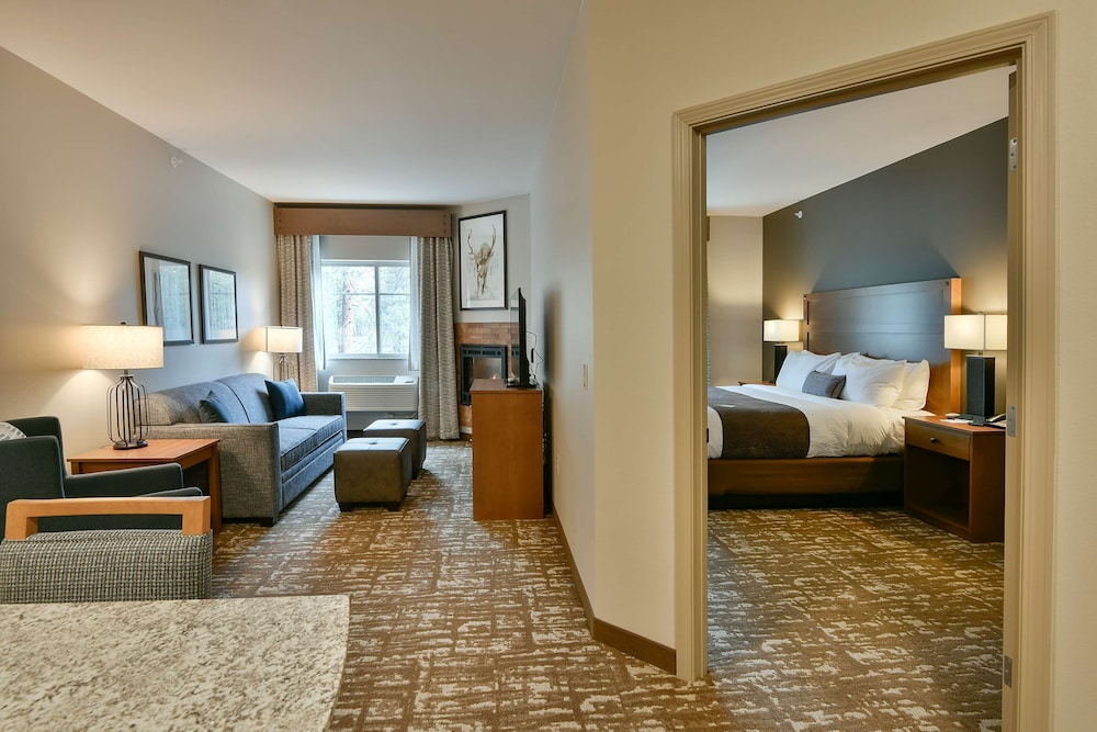 GrandStay Hotel & Suites Sisters 8/33